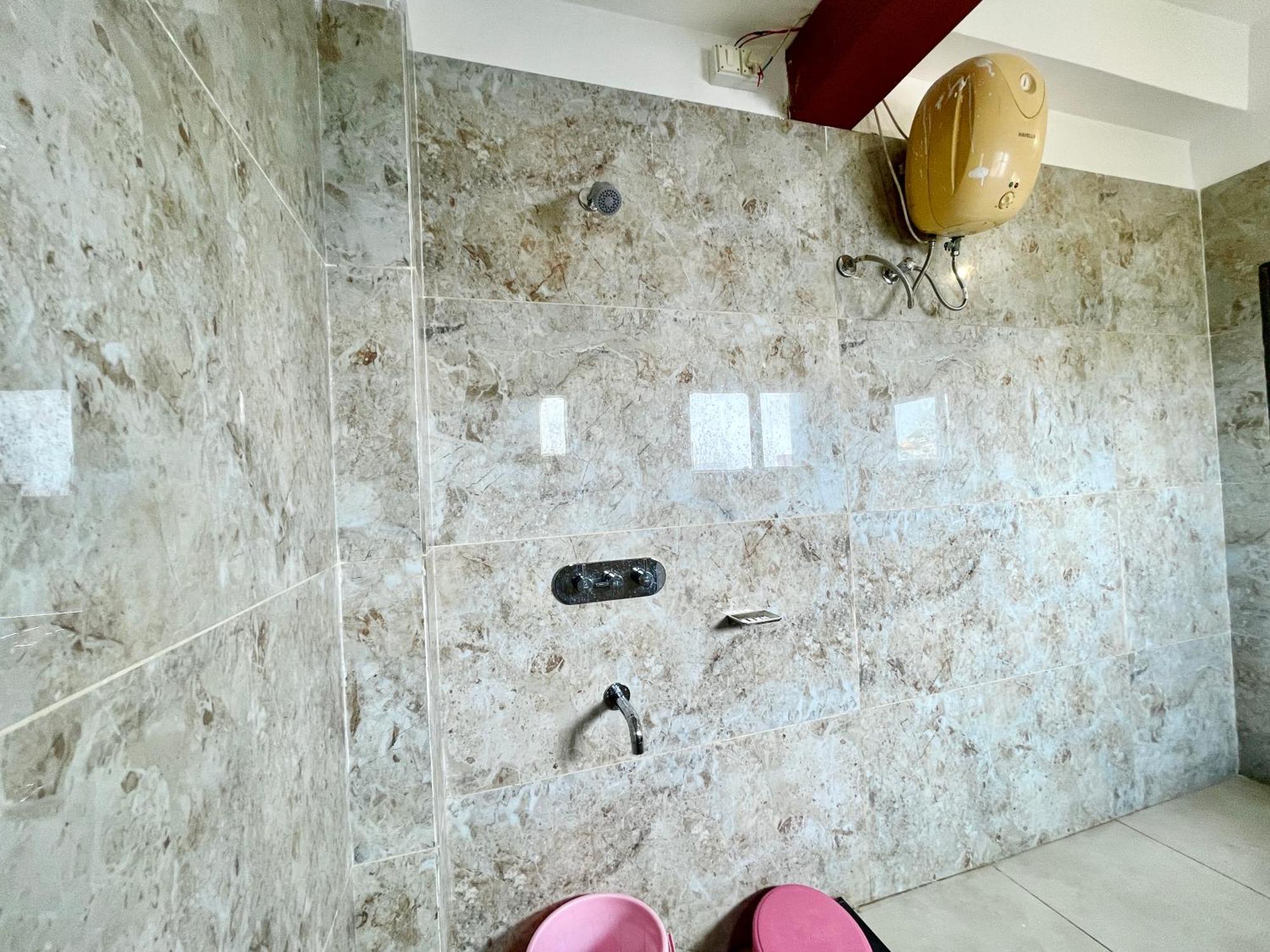 Hotel Subham Beach Inn ! Puri Near-Sea-Beach-And-Temple Fully-Air-Conditioned-Hotel With-Lift-And-Parking-Facility エクステリア 写真